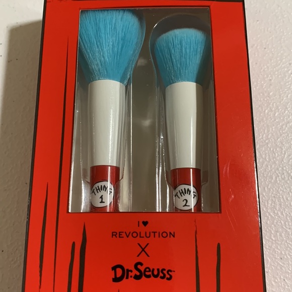 I 🖤 Revolution x Dr. Seuss Face Brush Duo-NIB - Picture 2 of 4